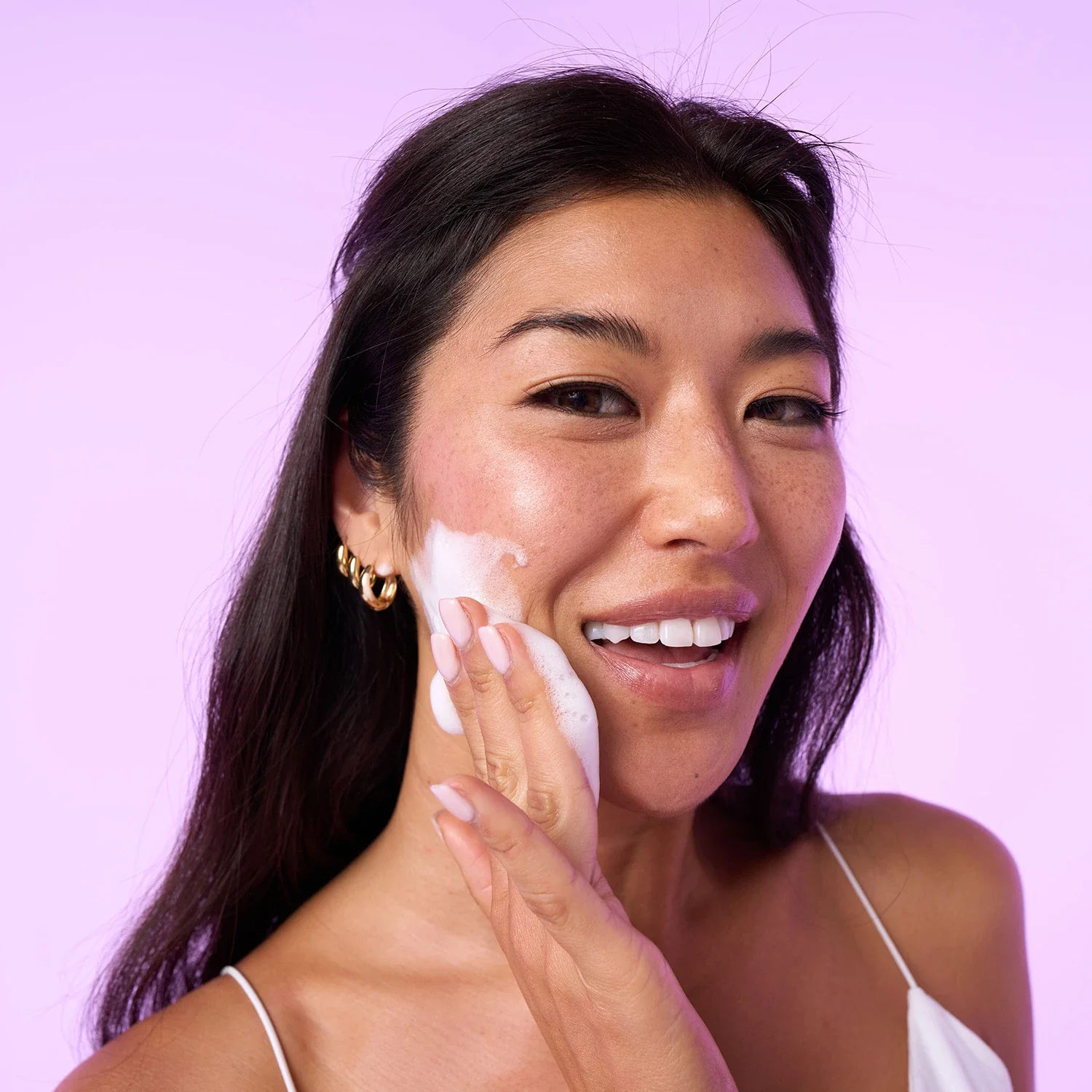 RENEW Hydrating Foam Cleanser - Image 3